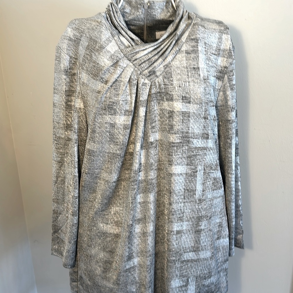 Calvin Klein 3/4” sleeve silver top size Medium